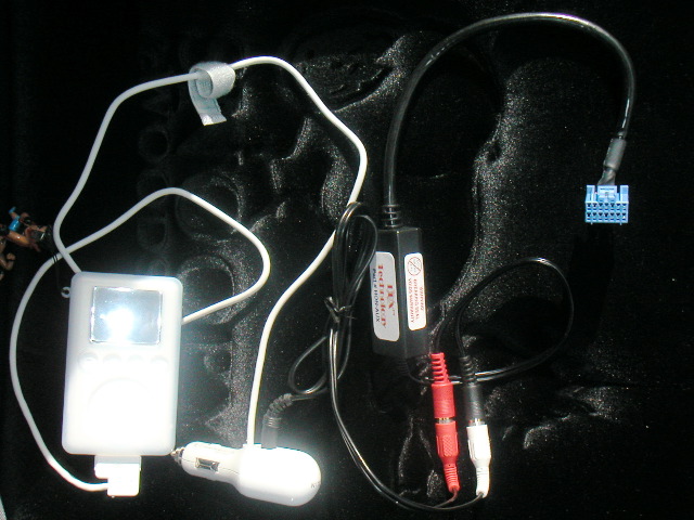 iPod + Belkin Auto Kit + PIE HON-AUX